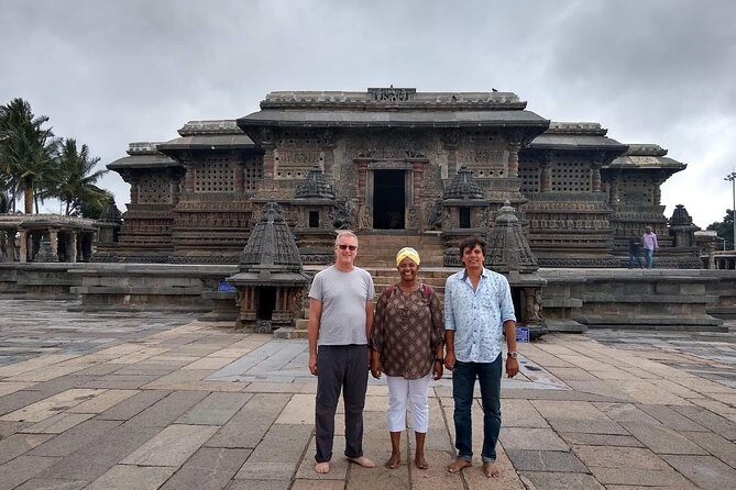 Bangalore: UNESCO Belur & Halebidu + Shravanabelagola Tour - Stop 1: Kunigal—an early pause before the heritage heavy lifting