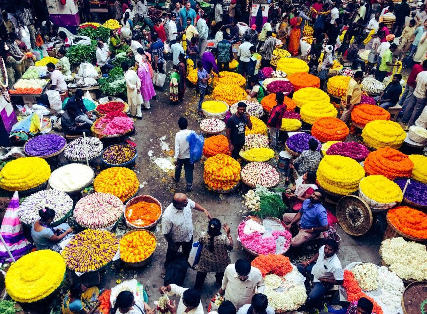 Bangalore: Walking Tour of Fort, Palaces, and Market - Arriving at the SBI Entrance Gate: where your walk actually starts