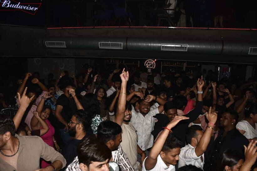 Bangalore:The Original bengaluru pub crawl - Chandan’s Multilingual Hosting and the Comfort Factor