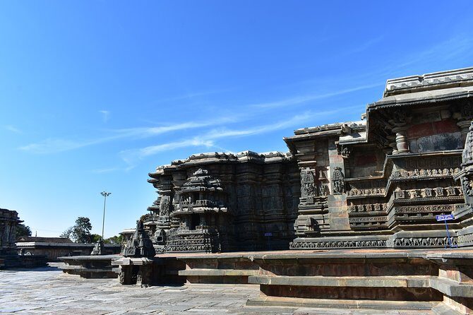 Belur and Halebidu From Bangalore - Reading the carvings at Halebidu: war, hunting, music, and dance