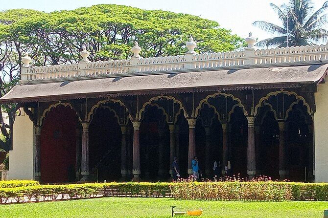 Bengaluru full day Tour with Guide and Authentic lunch - A full-day sampler of old Bengaluru and the city’s power spots