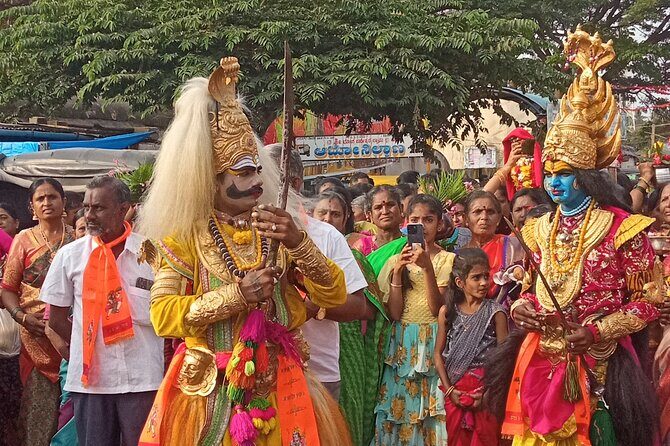 Bengaluru full day Tour with Guide and Authentic lunch - Bull Temple: Nandi the star of the courtyard
