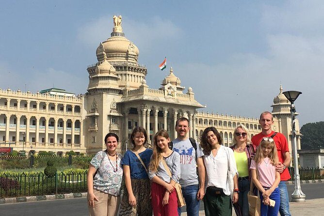 Bengaluru in a Nutshell-Full Day Tour - Tipu Sultan Fort and Palace plus KR Market: power and everyday color