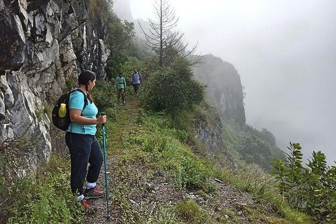 Benog Tibba Nature Trail - Jwala Devi temple: mixing faith, views, and a break from the climb