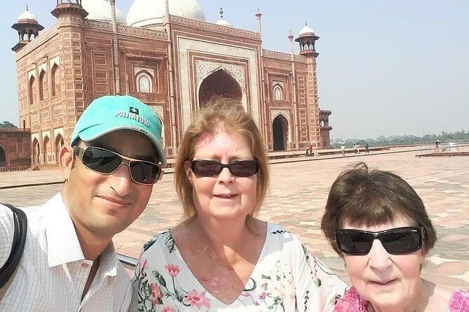 Best of Delhi and Taj Mahal: 1 Day Agra and 1 Day Delhi Tour - Agra Fort, Itmad-ud-Daula, and Mehtab Bagh for a full Mughal picture