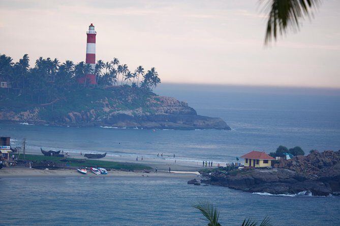 Best of Kerala Tour Package 7 nights / 8 days by Sanguine Holidays - Alleppey backwaters on an AC deluxe houseboat: the heart of the trip