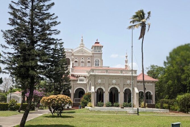Best of Pune Private City Tour with Lunch and Transport - Walking in old Pune: Tulshibaug, Kolsa Galli, and market street time
