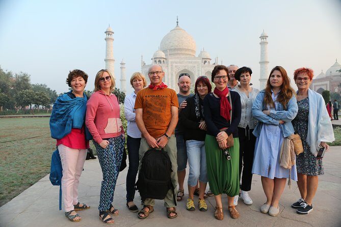 Bestseller of India, de lux tour - Day 2: Agra Fort and Taj Mahal with ticket budgeting in mind