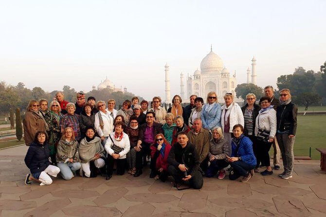Bestseller of India, de lux tour - Day 1 in Delhi: Akshardham, Old Delhi rickshaws, and the calm after crowds