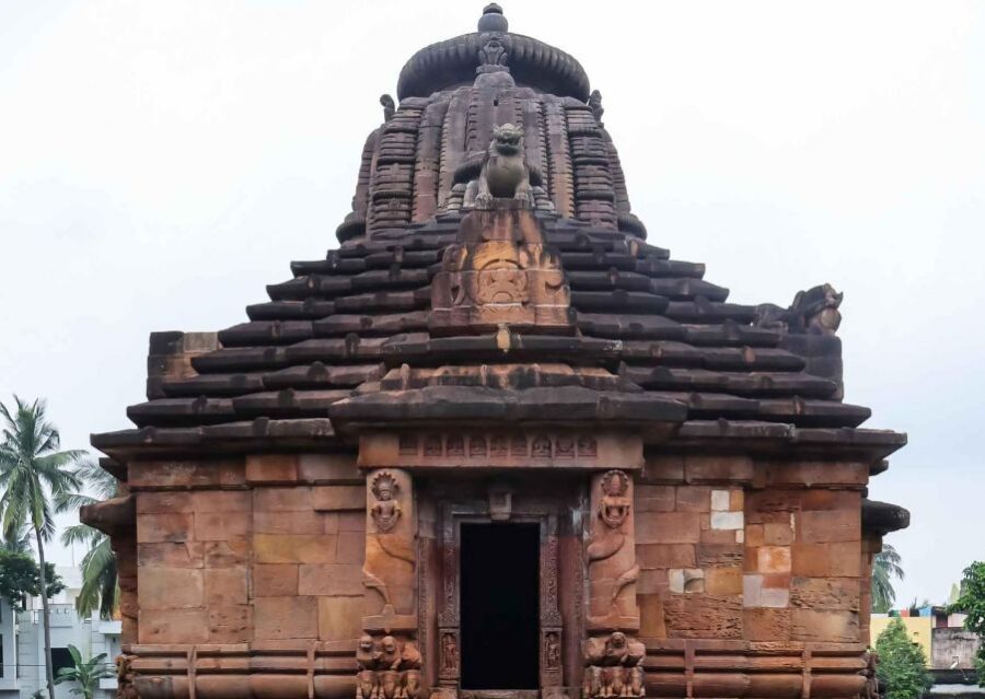 Bhubaneswar: 2 Hours Guided Heritage & Cultural Walking Tour - Getting a View: The Curzon Platform Moment