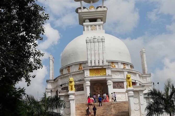 Bhubaneswar city tour & Konark Sun Temple in private car with guide - Dhauli Giri Hills: Ashoka’s story and the Peace Pagoda