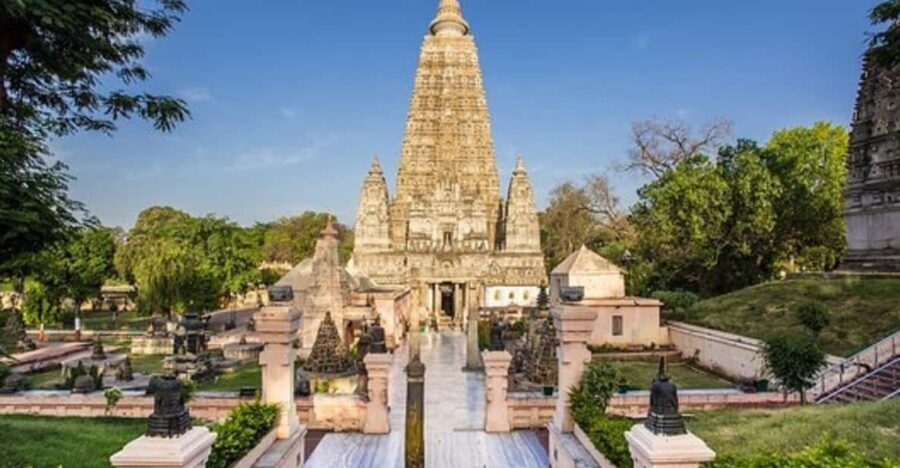 BODHGAYA FULL DAY TOUR - Thai Monastery and the Golden Calm of Meditation Gardens