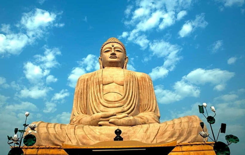 BODHGAYA FULL DAY TOUR - Tibetan Karma Temple (Gaden Phelgayling Namgyal Datsang) and Royal Bhutan Monastery
