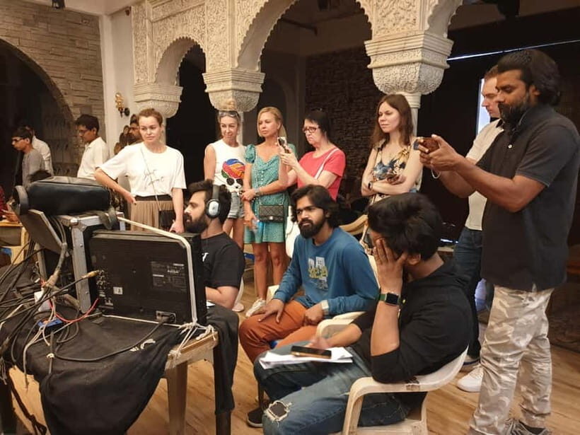 Bollywood Sightseeing and Celebrity Home Tour by Private Car - Hospital, jail, office, and bungalows sets: why these locations matter