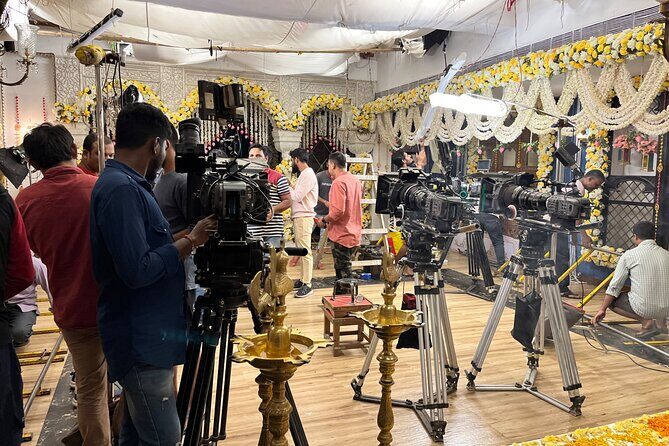 Bollywood Studio Tour with Guide and Transport - Bandra West Celebrity House Drive: Fast Glam, No Big Detour