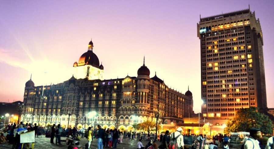 Bombay by Dawn - How a 4:30AM start teaches you to read Mumbai