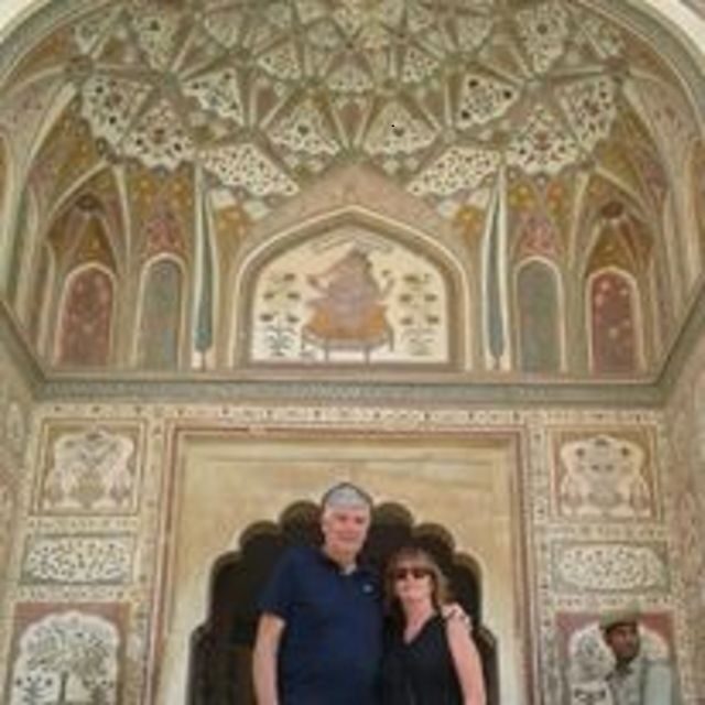 Book Govt. Approved Tour Guide for Jaipur City Tour - Hawa Mahal: one hour to understand the landmark’s pull