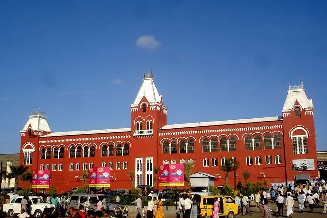 British Architecture Walk in Chennai by Wonder tours - Stop 1: Ripon Building, where local self-government meets architecture