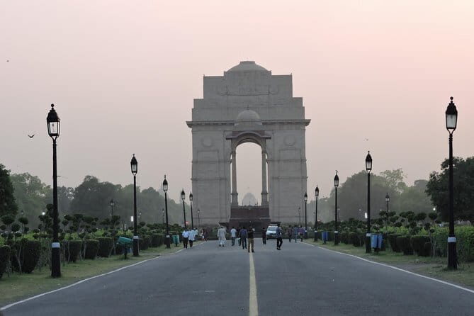 Budget Delhi One Day Tour - Red Fort and India Gate: Mughal power, then British remembrance