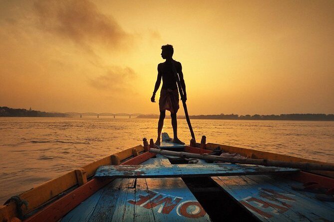 Budget full-day Varanasi tours : for unforgettable experience.. - Cremation grounds, ashrams, and meeting sadhus: respectful context, real intensity