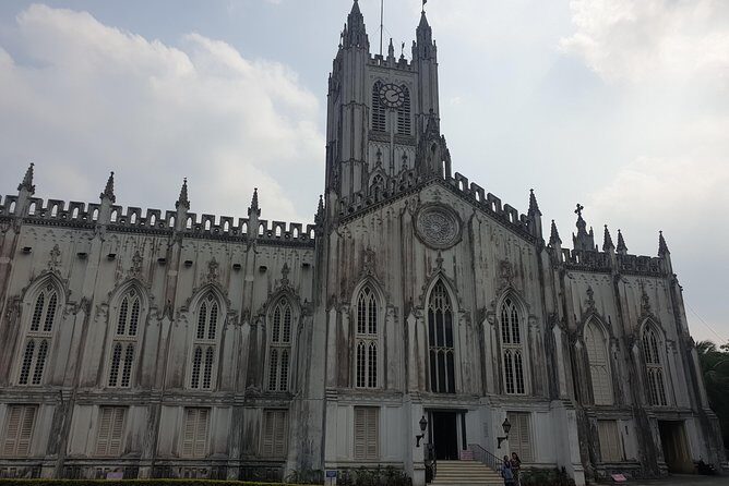 Build Your Own: custom private tour of Kolkata with transfers - College Street’s bookstalls and coffee pause