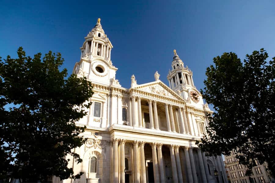 Build Your Own: Customizable Private Tour of Kolkata - Your first big landmark: Victoria Memorial (what you should plan for)