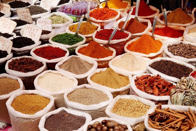 Bustling Markets of Delhi (Guided Half Day Shopping Tour) - Pickup, AC comfort, and what’s included (and why it matters)