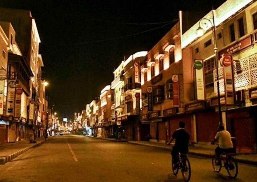 Chandigarh Nightlife Tour with shopping and food tasting - Tibetan Market Shopping: Cozy Woolens with a Different Style