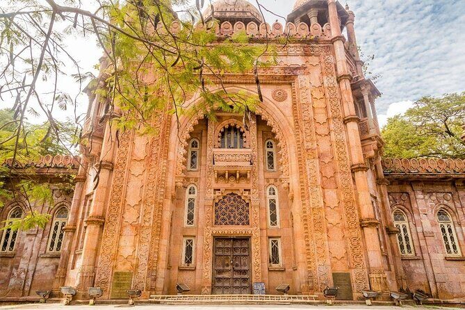 Chennai City Highlights – Government Museum & Temple Discovery - Getting Oriented in Chennai Fast (Without Burning Your Whole Morning)
