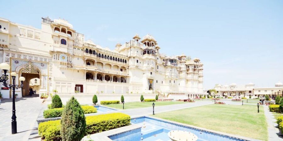 City Palace Udaipur Express visits with english speaks guide - The part that often surprises people: pacing and questions