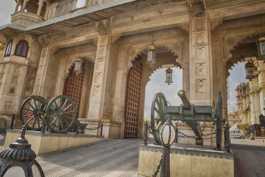 City Palace Udaipur Express visits with english speaks guide - Meeting point and first steps: how to start smoothly