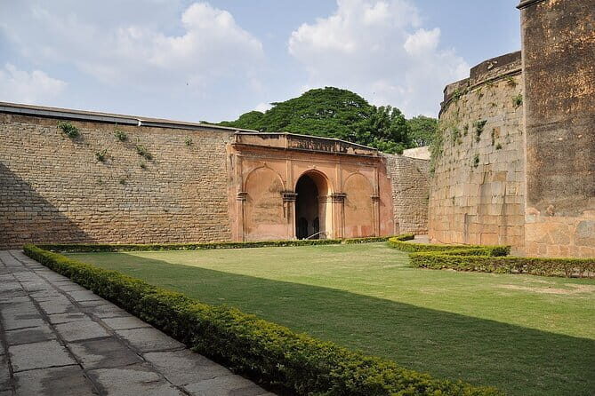 City tour of Beautiful Bengaluru - Half Day - Pickup, transportation, and how the schedule affects your day