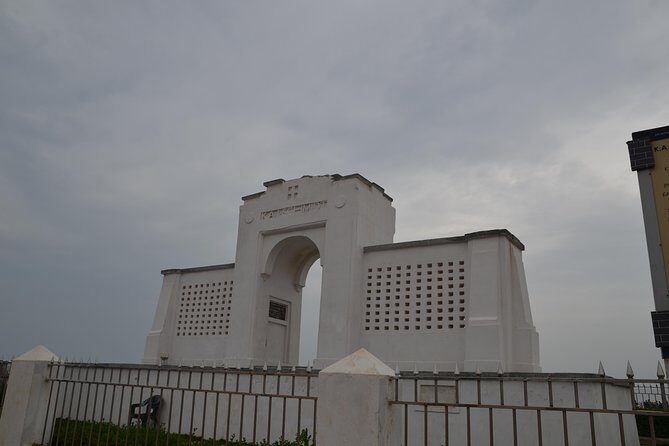 Classical Tamilnadu & Kerala 14 Days tour from Chennai - Kanchipuram and Mahabalipuram: temples, rock carvings, and sea air