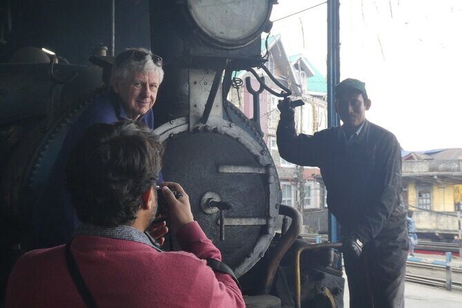 Colonial Heritage Walking Tour in Darjeeling - Clock Tower to Town Hall: The First “Read the City” Moment