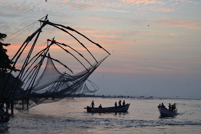 Colors of Kochi: City Tour & Kathakali Experience - Santa Cruz Cathedral Basilica: a whitewashed Portuguese connection in a short stop