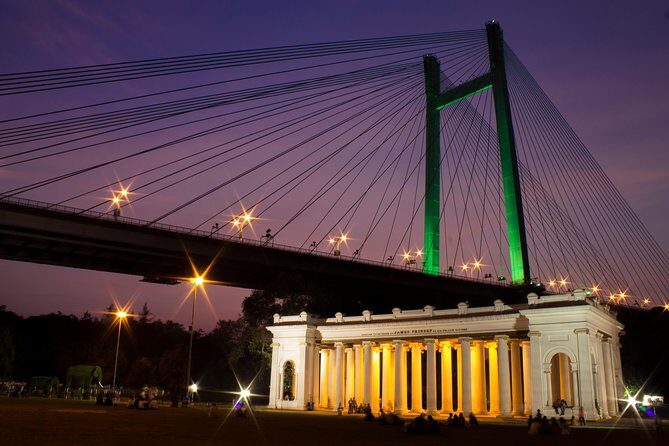Day Tour Of Kolkata - Comfort and Logistics: A Private Vehicle That Actually Helps
