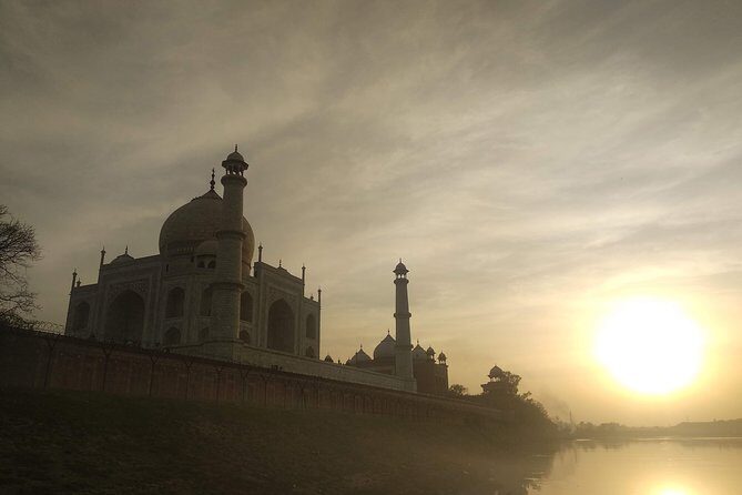 Day Tour Taj Mahal & Agra Fort by Private Car From Delhi - Private Air-Conditioned Car Makes the Delhi–Agra Run Feel Less Rough