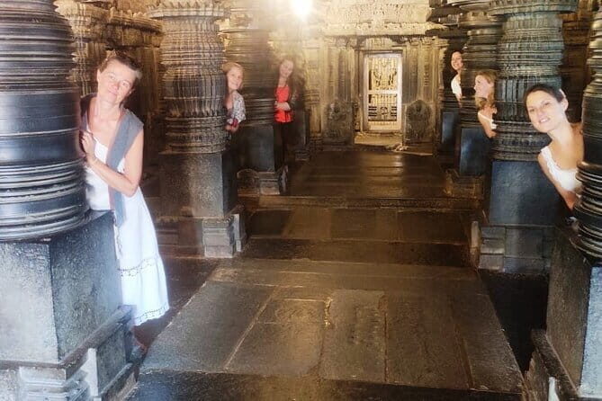 Day trip from Bangalore to Mysore, Somnathapura & Srirangapatna - Stop 2: Mysuru Palace—big architecture, heavy crowds, built-in royal drama