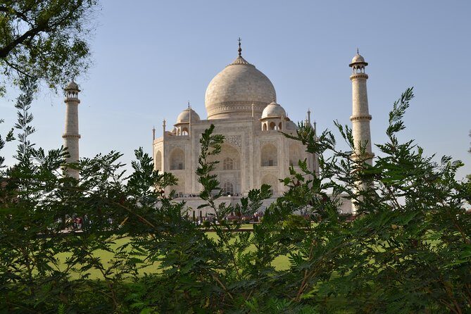 Day Trip - Private Tour from Delhi to Agra with Taj Mahal, Agra Fort & Itmad-ud-Daulah - The highway ride: Delhi to Agra via Yamuna Expressway (and why it matters)