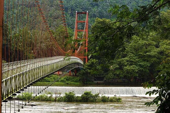 Day Trip to Athirappilly Water Falls by Kochi Taxi - Thumboormuzhi Dam & Garden: A Calm Start Before the Waterfall Rush