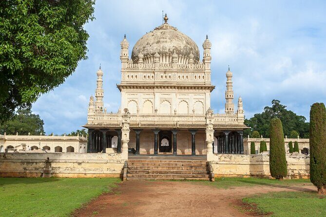 Day Trip to Brindavan Gardens & Srirangapatna (Guided Sightseeing Tour by Car) - Brindavan Gardens: the big garden finish near the dam