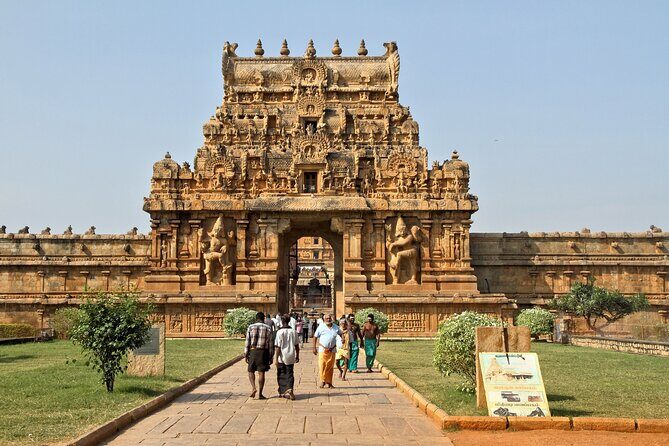 Day Trip to Thanjavur (Guided Sightseeing Tour by Car from Madurai) - The big anchor stop: Brihadeeswarar Temple timing and focus