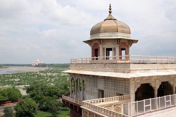 Day Trip to World's Greatest Monument of Love - Agra Tour from Delhi - The 6:30 AM Pickup and the Yamuna Expressway Drive