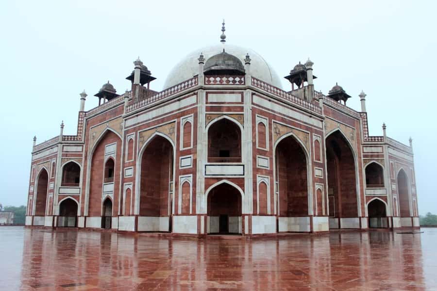 Delhi Airport: Private Layover New Delhi Tour By Car - India Gate and the center of power: fast context without getting lost