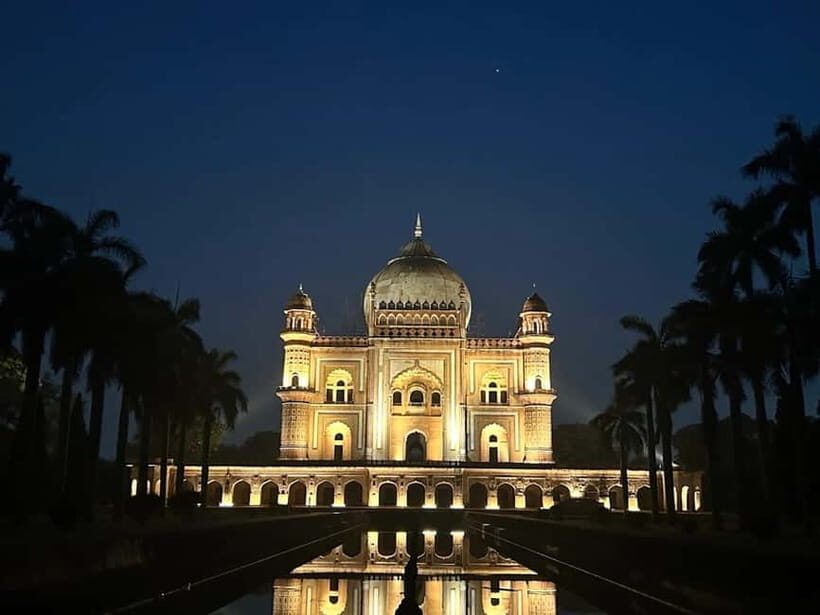 Delhi: Akshardham Temple, India Gate & Safdarjung Night Tour - Safdarjung Tomb at dusk: Charbagh gardens and Mughal geometry