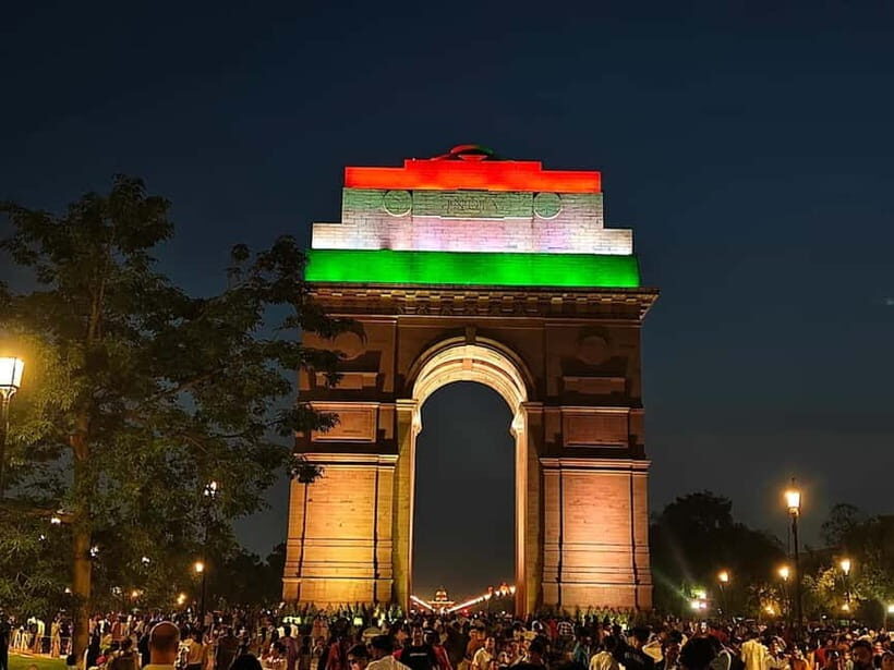 Delhi: Akshardham Temple, India Gate & Safdarjung Night Tour - India Gate at night: reading a war memorial, not just seeing it lit
