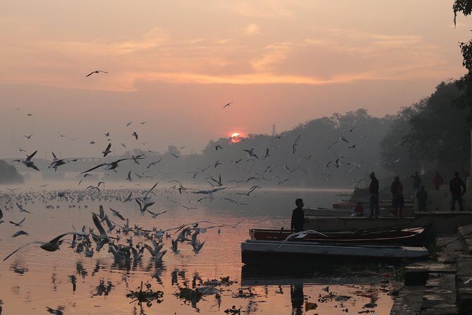 Delhi By Dawn:Secret morning Delhi Tour + Breakfast all inclusive - Kashmere Gate at sunrise: the moment everyone seems to remember