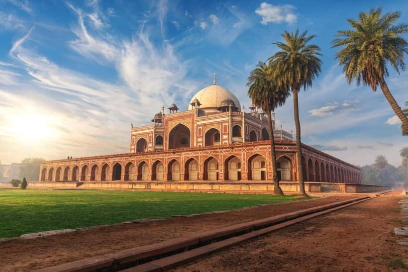 Delhi: Customizable Old and New Delhi Half or Full Day Tour - Qutb Minar: New Delhi’s Monument that Really Reaches Up