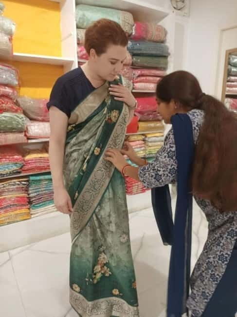 Delhi: Customized Shopping Tour with Female Consultant - Key things to know before you go