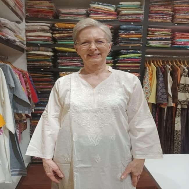 Delhi: Customized Shopping Tour with Female Consultant - Old Delhi start: Chandni Chowk and the feeling of being in the real city
